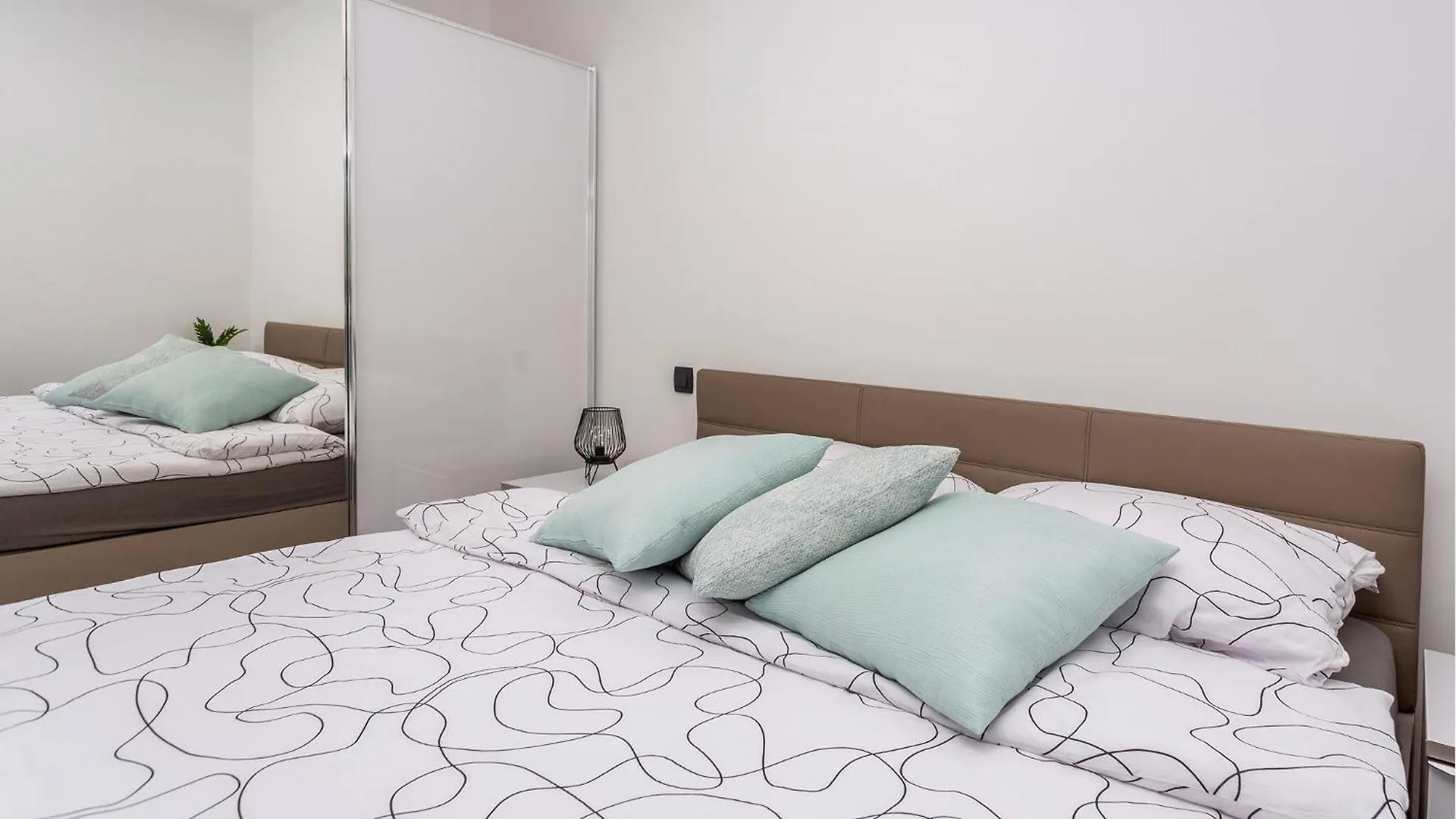1 Bedroom Cozy Apartment In Novi Vinodolski 0*,