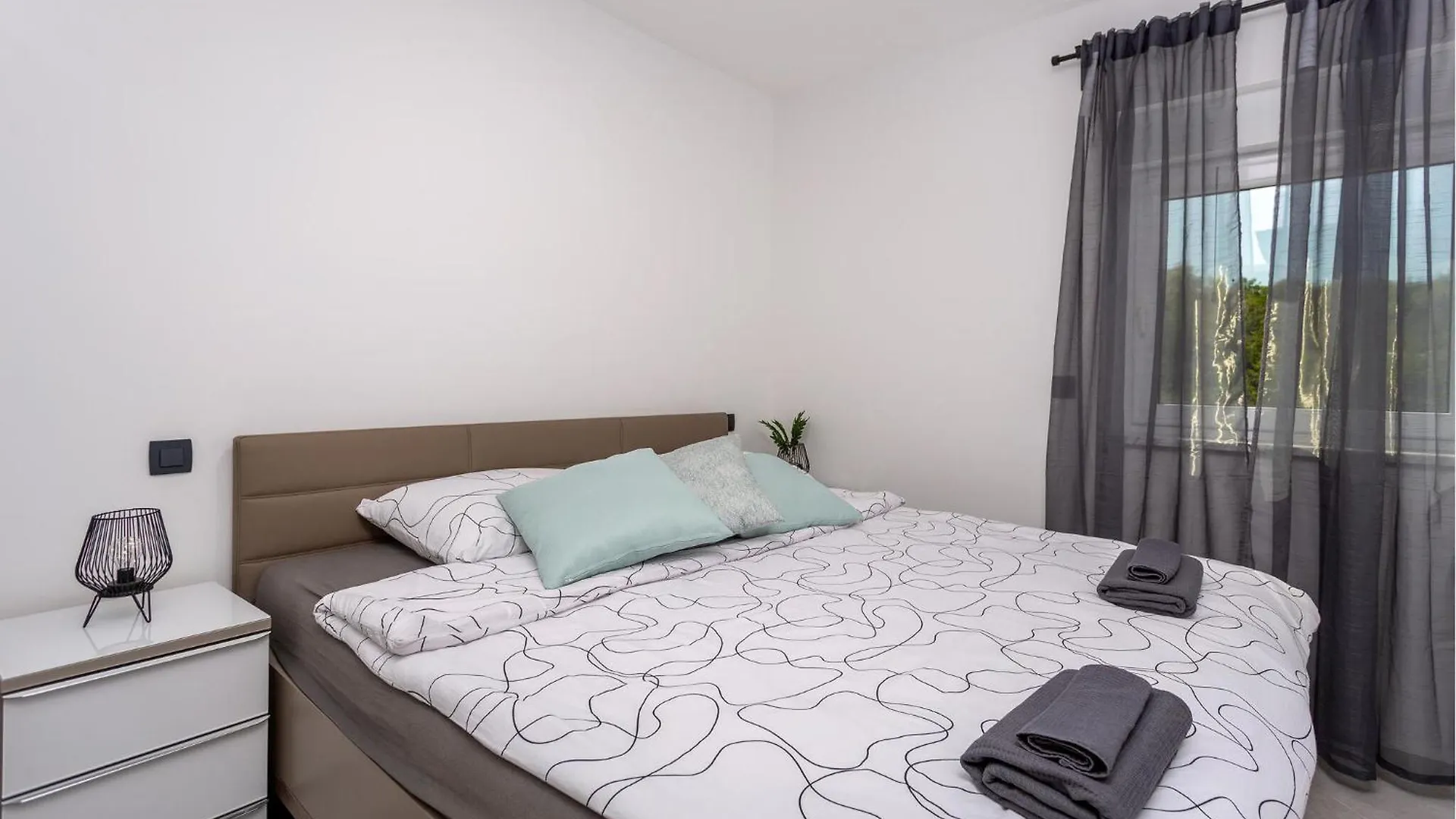 1 Bedroom Cozy Apartment In Novi Vinodolski