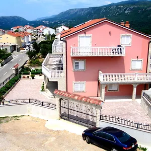 Lily Apartman
